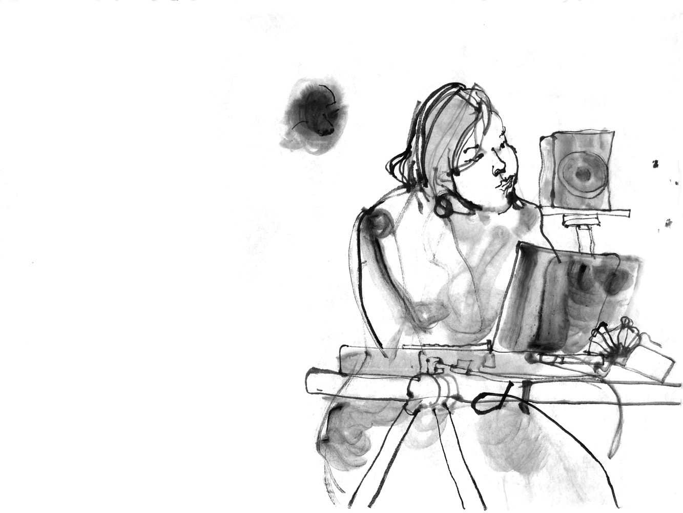 Tuschezeichnung einer Musikerin an einem Tisch mit Elektronischen Geräten.